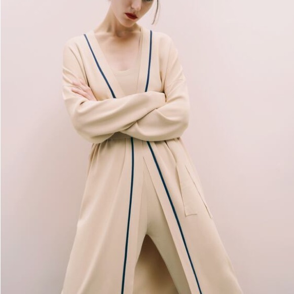 NWT. Zara Beige Long Knit Robe/Cardigan with Belt. Size L - Picture 5 of 7